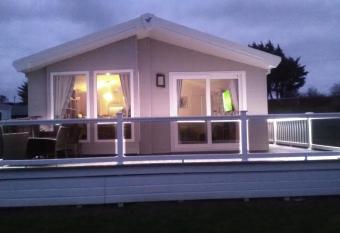 Turnberry lodge allows 18 year olds to book a room