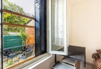 Joli meubl   pour 4 personnes avec Jardin & Wifi has Balcony rooms