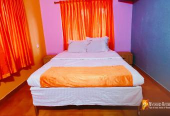 Expolriya World wide Home Stay with pool by Wayanad Resort has rooms with a private hot tub