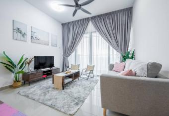 5min Sunway Cozy Playground 3BR 2-7pax WIFI has Balcony rooms