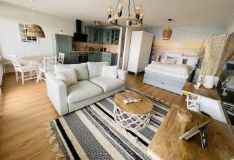 Loft mit Meerblick in Strandn  he has Balcony rooms