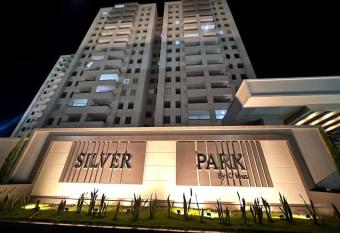 HERMOSO APARTAMENTO DE LUJO CON PISCINA PARQUEADERO Y VIGILANCIA PRIVADA SILVER PARK has Balcony rooms