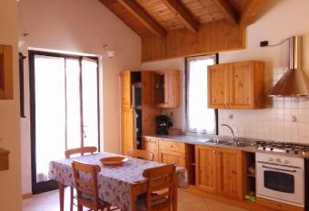 casetta Vittorio allows 18 year olds to book a room