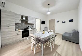 Elena & Enea Apartments has Balcony rooms