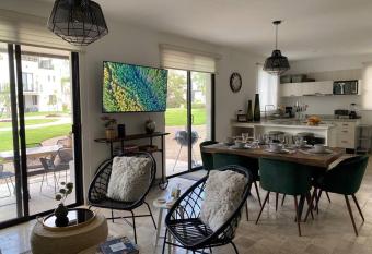 Hermoso depa en San Miguel de Allende 2BD-7PAX has rooms with a private hot tub