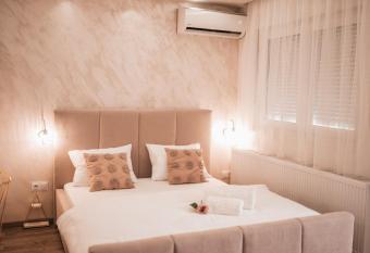 Studio apartman Ahileas has Balcony rooms