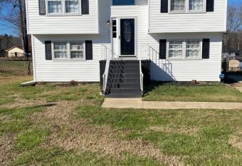 Hiker's Retreat allows 18 year olds to book a room