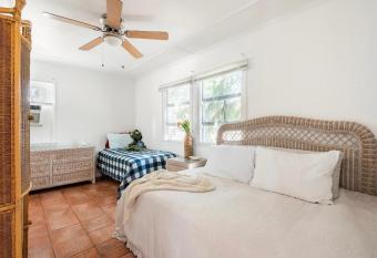 House 1 Mile from the Beach allows 18 year olds to book a room