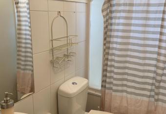 Habitaci  n amplia en Puerto Varas allows 18 year olds to book a room