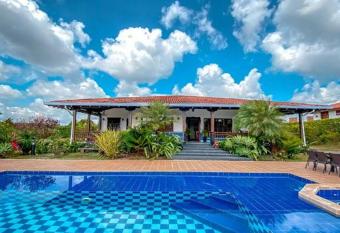 Casa Antioque  a Guadalupe has Balcony rooms