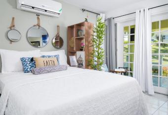 Quaint Mini-Mystic Studio! has Balcony rooms