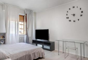 Mallero BnB allows 18 year olds to book a room