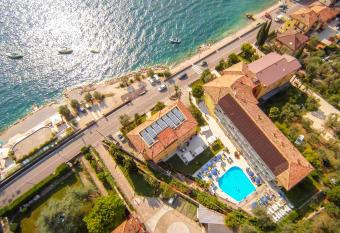 Hotel Drago - Garda Lake Collection has Balcony rooms