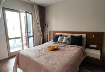 Studio 75 has Balcony rooms