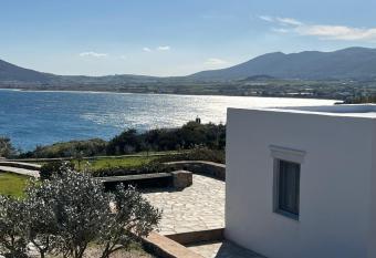 Analepse Villa has Balcony rooms