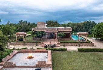 am   Stays & Trails Abhay Villa Bisalpur, Jodhpur allows 18 year olds to book a room