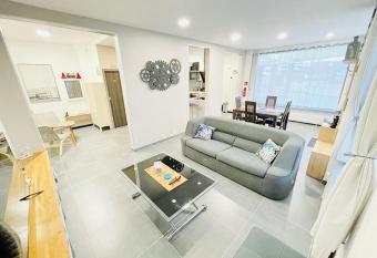 T2 Meubl   aux portes de Gen  ve allows 18 year olds to book a room