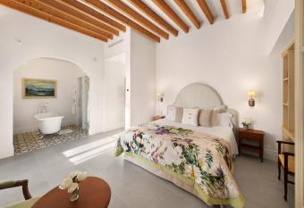 Finca Sa Bastida Luxury Retreat & Spa Adults Only allows 18 year olds to book a room
