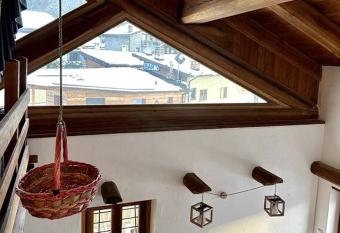 La Baita di Sauze D Oulx has Balcony rooms