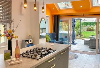 Tranquil Victorian Villa with Hot Tub & Sauna has rooms with a private hot tub