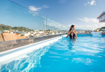 Diana Hotel allows 18 year olds to book a room