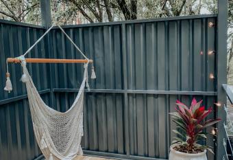 ZACATLAN CONTENEDORES allows 18 year olds to book a room