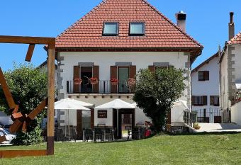 HOTEL RURAL BASQUE IRATI allows 18 year olds to book a room