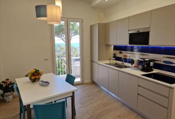 Siren Land - Marina del Cantone has Balcony rooms