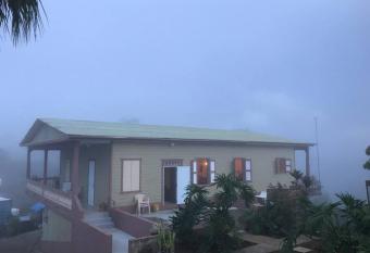 Cabin mountain view near Ponce slepts 8 has Balcony rooms