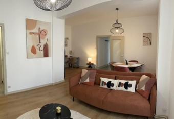 Le Boisson appartement Spacieux et Central allows 18 year olds to book a room