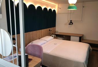 Mandrino Hotel allows 18 year olds to book a room