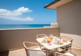 Zefiro Apartments has Balcony rooms