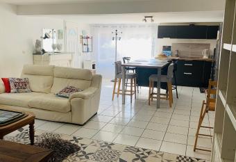 Maison avec place de parking centre ville has Balcony rooms