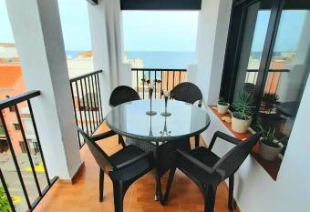 Beachfront Penthouse 3 double bedrooms, 2 bathrooms has Balcony rooms