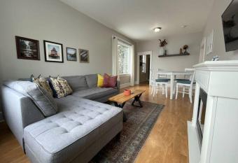 Cute 2 bedroom home allows 18 year olds to book a room