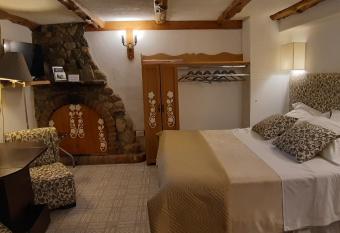 Calfulen has Balcony rooms