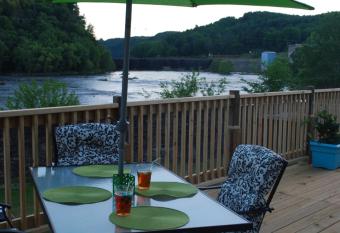Angels Rest has Balcony rooms