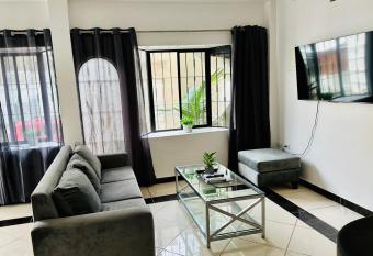 Comfortable 3-Bedroom Condo in Bellavista, Guayaquil has Balcony rooms