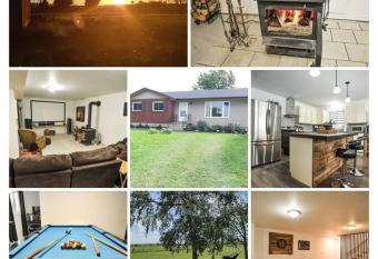 Modern Rustic Home with WoodStove & Pool Table allows 18 year olds to book a room