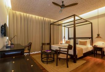 Rivora Heights has rooms with a private hot tub