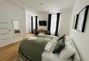 V ulicke has Balcony rooms