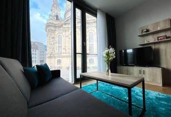 Panoramastudio mit Blick zur Frauenkirche allows 18 year olds to book a room