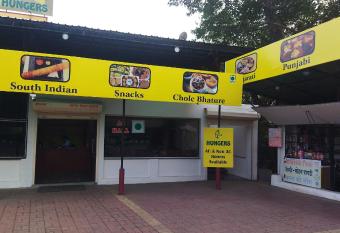 OYO 80822J Hungers Hotel allows 18 year olds to book a room