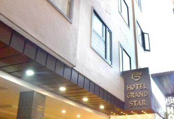 OYO Flagship 80844 Hotel Grand Star allows 18 year olds to book a room
