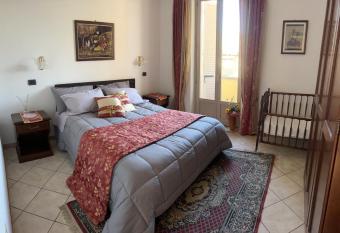 CASA FRUSCIONE has Balcony rooms