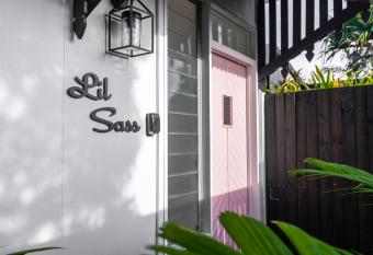 Lil Sass has Balcony rooms