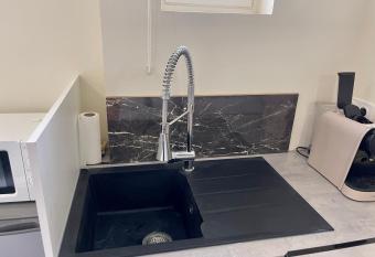 Le Nid Douillet Spa Balneo allows 18 year olds to book a room