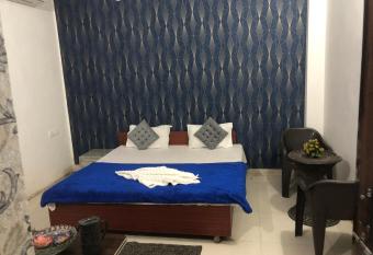 Gupta   s guest house allows 18 year olds to book a room