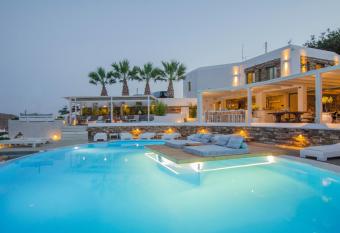 Levantes Ios Boutique Hotel allows 18 year olds to book a room