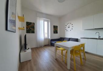 The Yellow Apartment has Balcony rooms